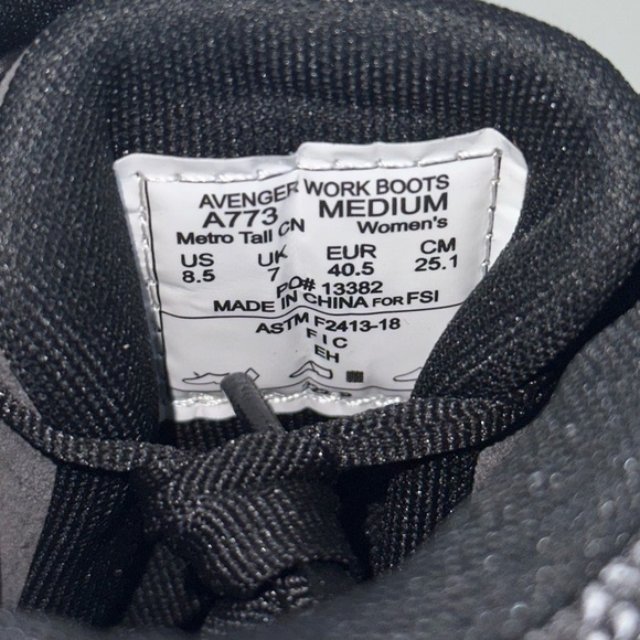 NWB Avenger Women’s Metro Tall 8” CN Toe Grey Quilted Work Boots - Size: 8.5 - Picture 11 of 15